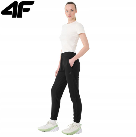 Spodnie dresowe joggery damskie 4F 4FWMM00TTROF1138 czarne