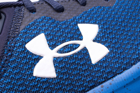 Buty Sportowe Męskie Under Armour Escape 3 3024912-401